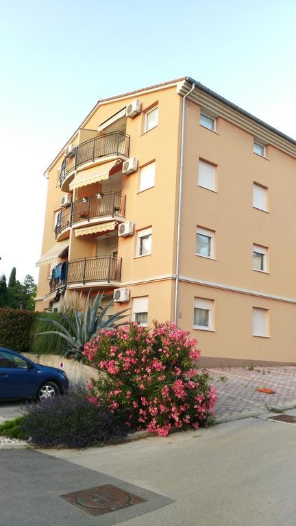 Apartment Pula Relax Екстериор снимка