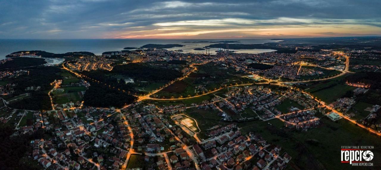 Apartment Pula Relax Екстериор снимка